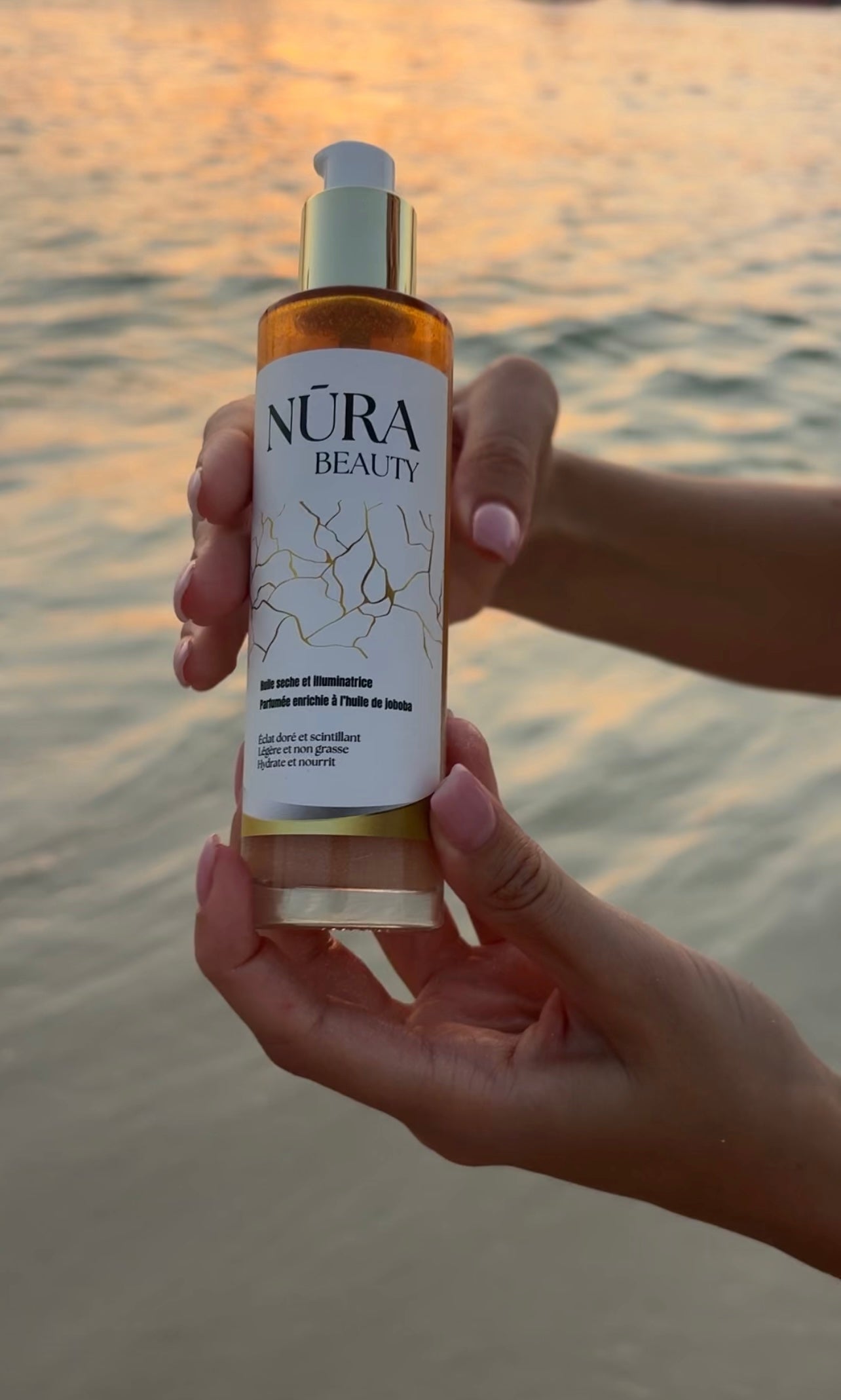 Huile sèche, non grasse. Parfumée et pailletée✨ 100% Naturelle🍃 50ml